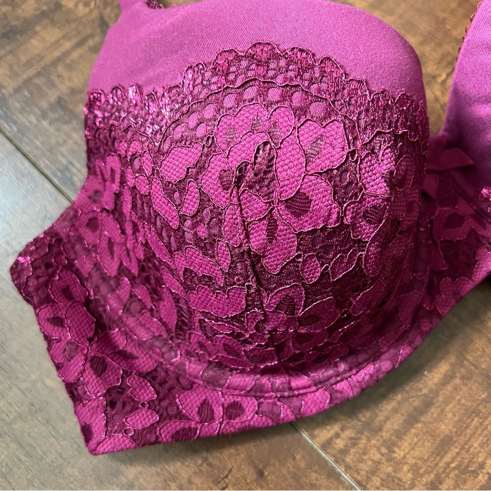 Victoria’s Secret Body by Victoria Lined Demi Lace Bra - Picture 2 of 6